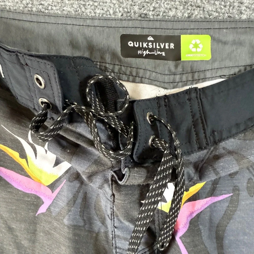 Quiksilver Highline Board Shorts Size 32 Dark Gray Black Tropical Floral EUC